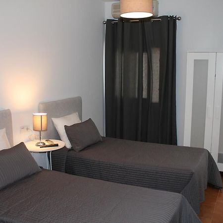 Hostal Montilla Sotogrande Torreguadiaro Dış mekan fotoğraf