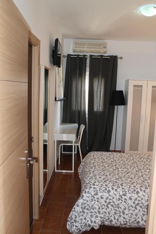 Hostal Montilla Sotogrande Torreguadiaro Dış mekan fotoğraf