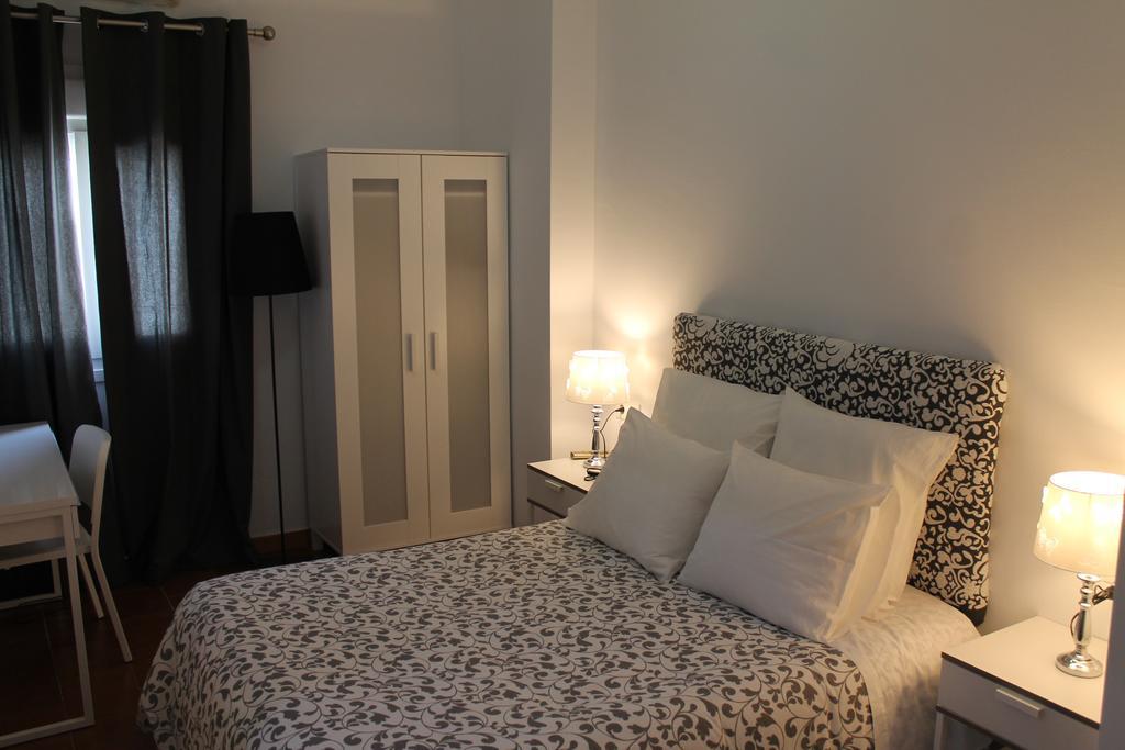 Hostal Montilla Sotogrande Torreguadiaro Dış mekan fotoğraf