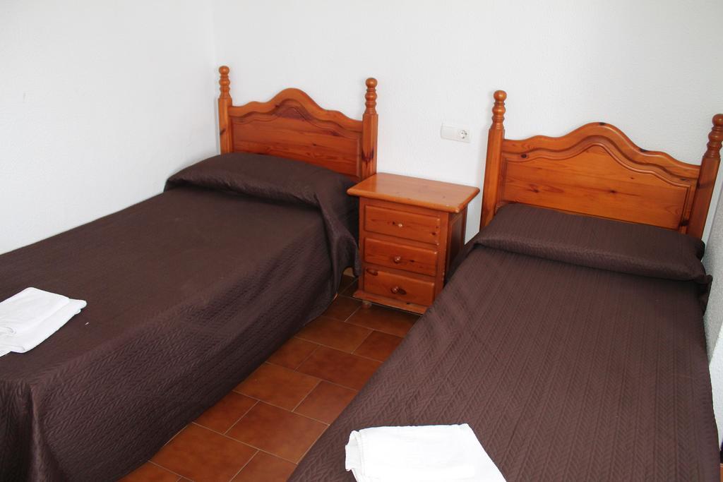 Hostal Montilla Sotogrande Torreguadiaro Dış mekan fotoğraf